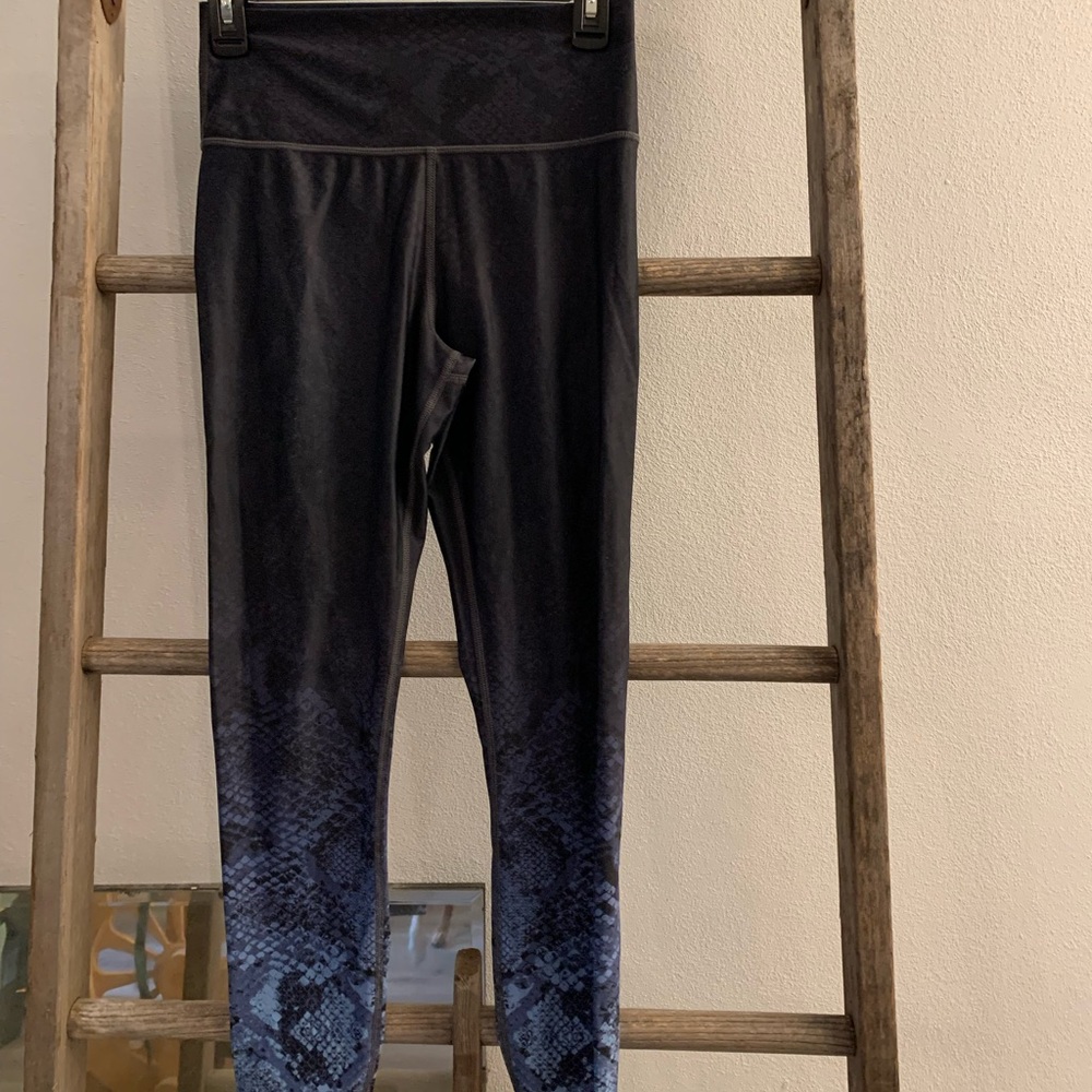 Carbon leggings